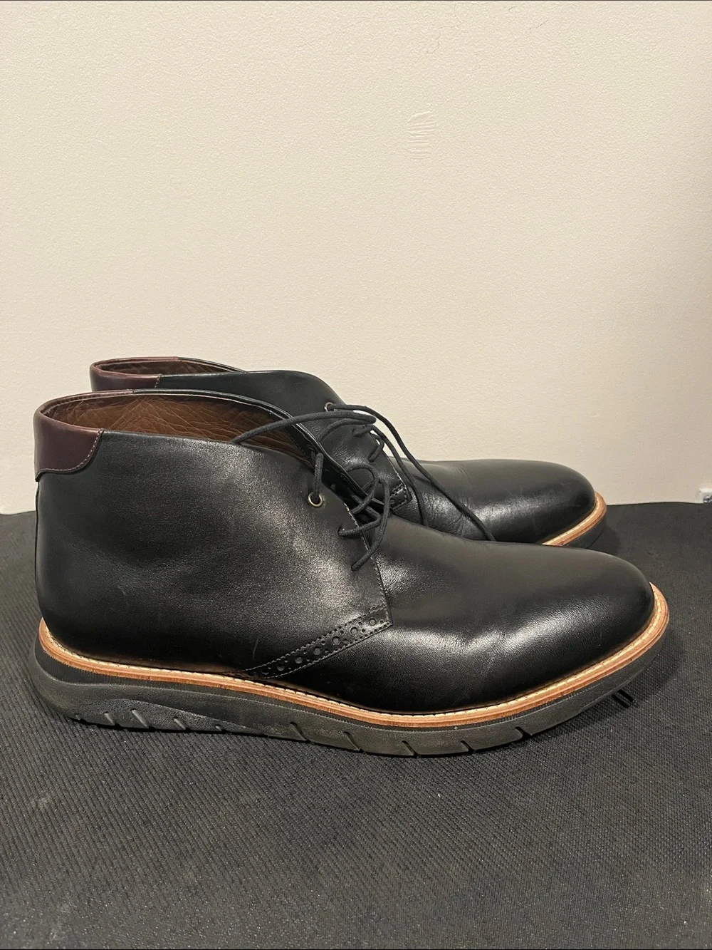 Men's Black Leather Johnston & Murphy Chukka Boots 24-2375 Size 10